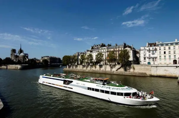 Le VIP Paris Yacht Hotel à Paris
